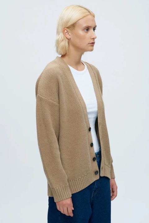 sustainable-oversized-cardigan-for-fall