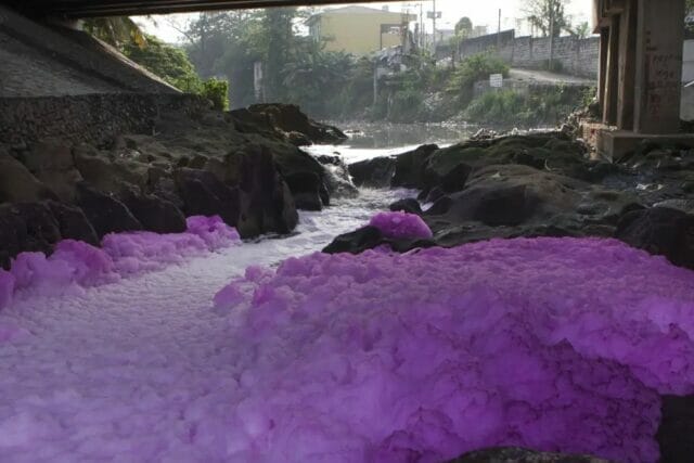 textile-industry-dye-pollution