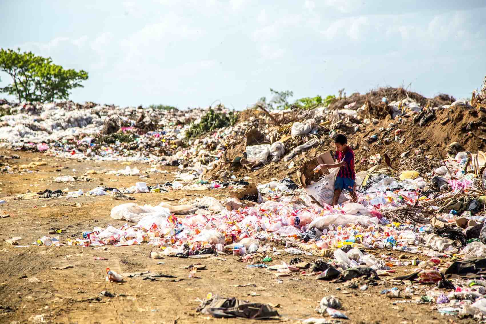 the issue with infinite growth: overfilling landfills