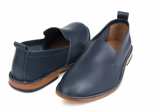 Adelante navy blue leather loafers with a sleek design