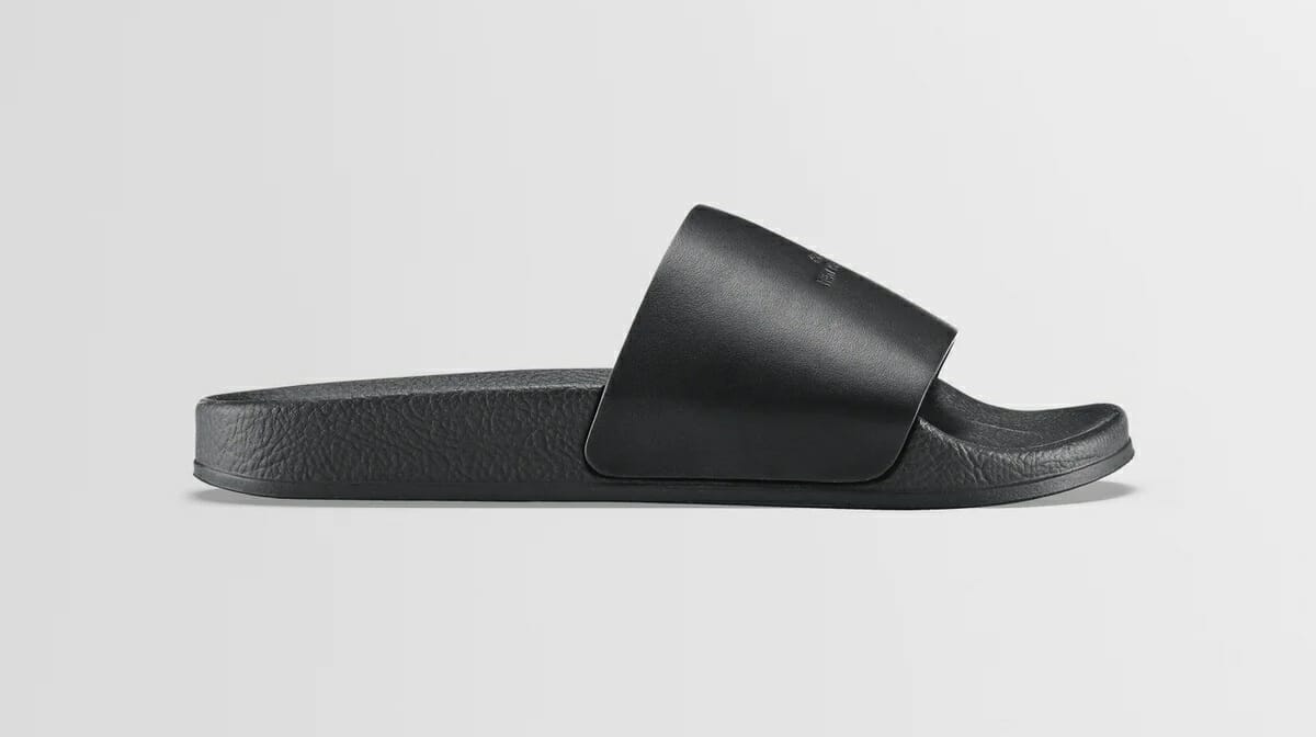koio-elba-in-nightfall-black-flip-flops-ethical slide sandal