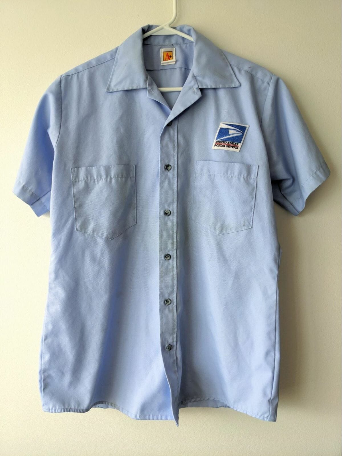 clean usps shirt washed with earth breeze laundry detergent eco sheets