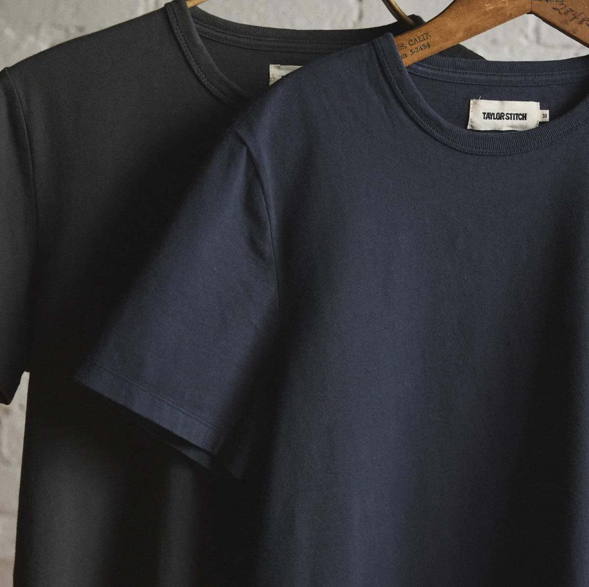 the organic cotton tee by taylor stitch