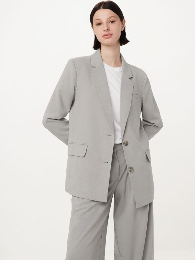 Frank And Oak The Relaxed 2-Button Blazer in Light Grey