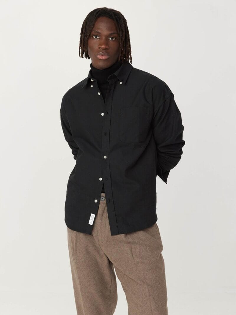 Frank And Oak The Loose Oxford Shirt in Black