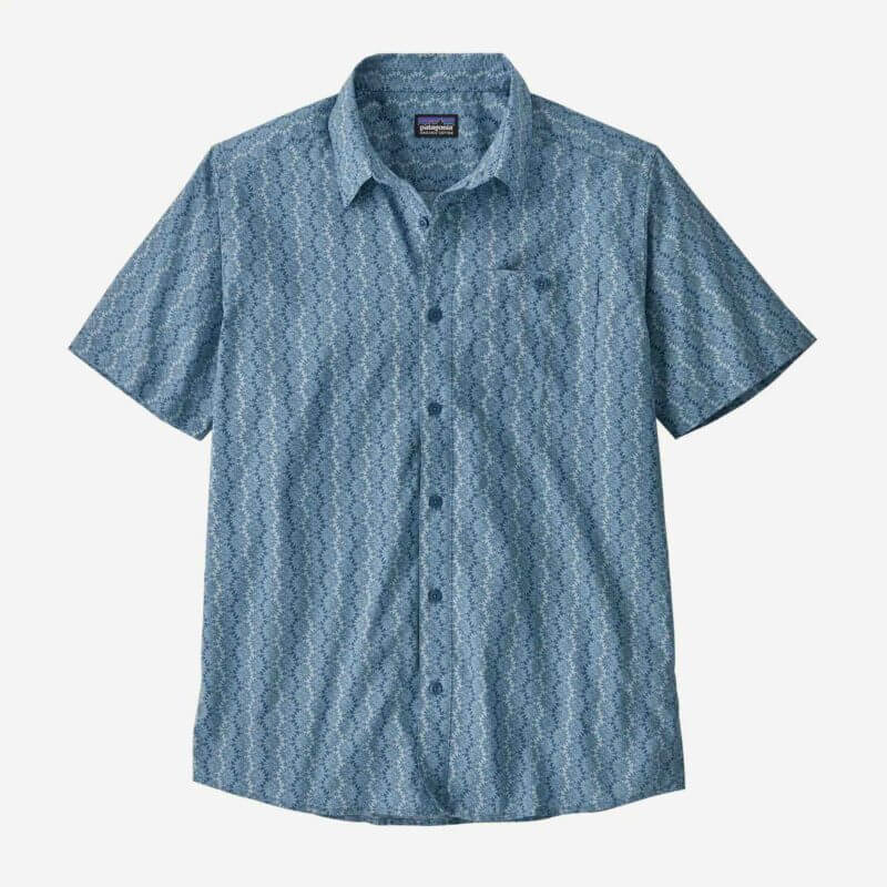 Patagonia Men's Go-To Lightweight Button Down Shirt in Still Blue