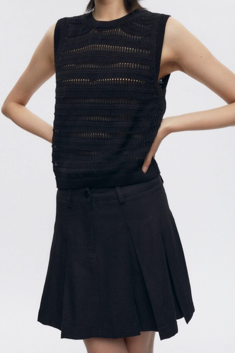 Kotn Women's Dendera Twill Pleated Mini in Black, Size 2