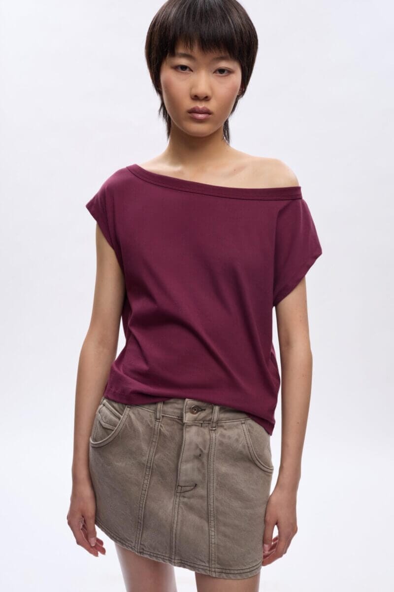 Kotn Women's Off Shoulder T-Shirt in Fig, Size XL