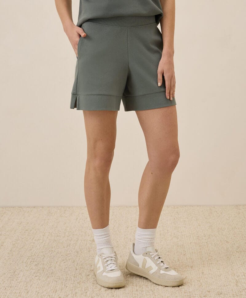 Women's Castor Green Airplane Pull On Short 2XL
